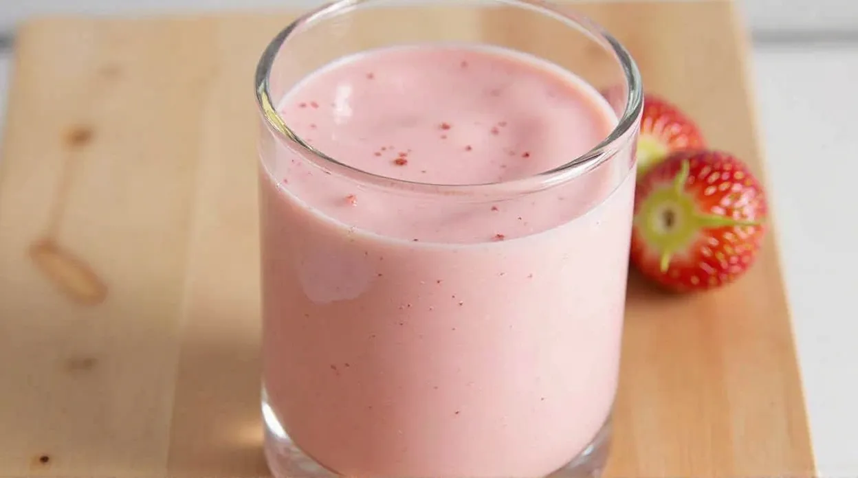 Apple Strawberry Refresh Smoothie