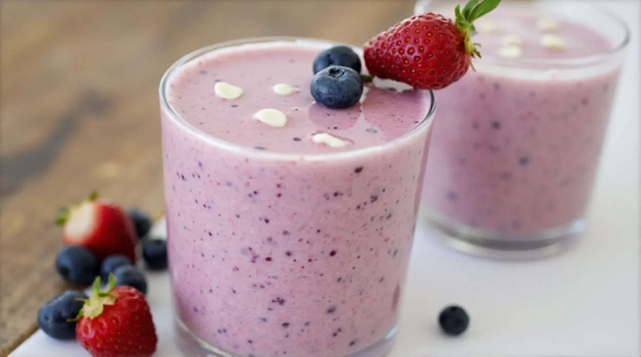 Berry Cream Cheese Keto Smoothie