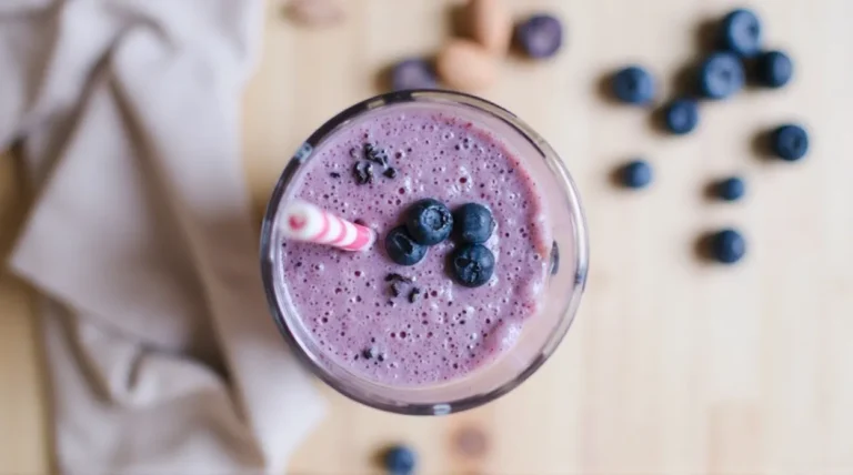 Blueberry Almond Breakfast Smoothie