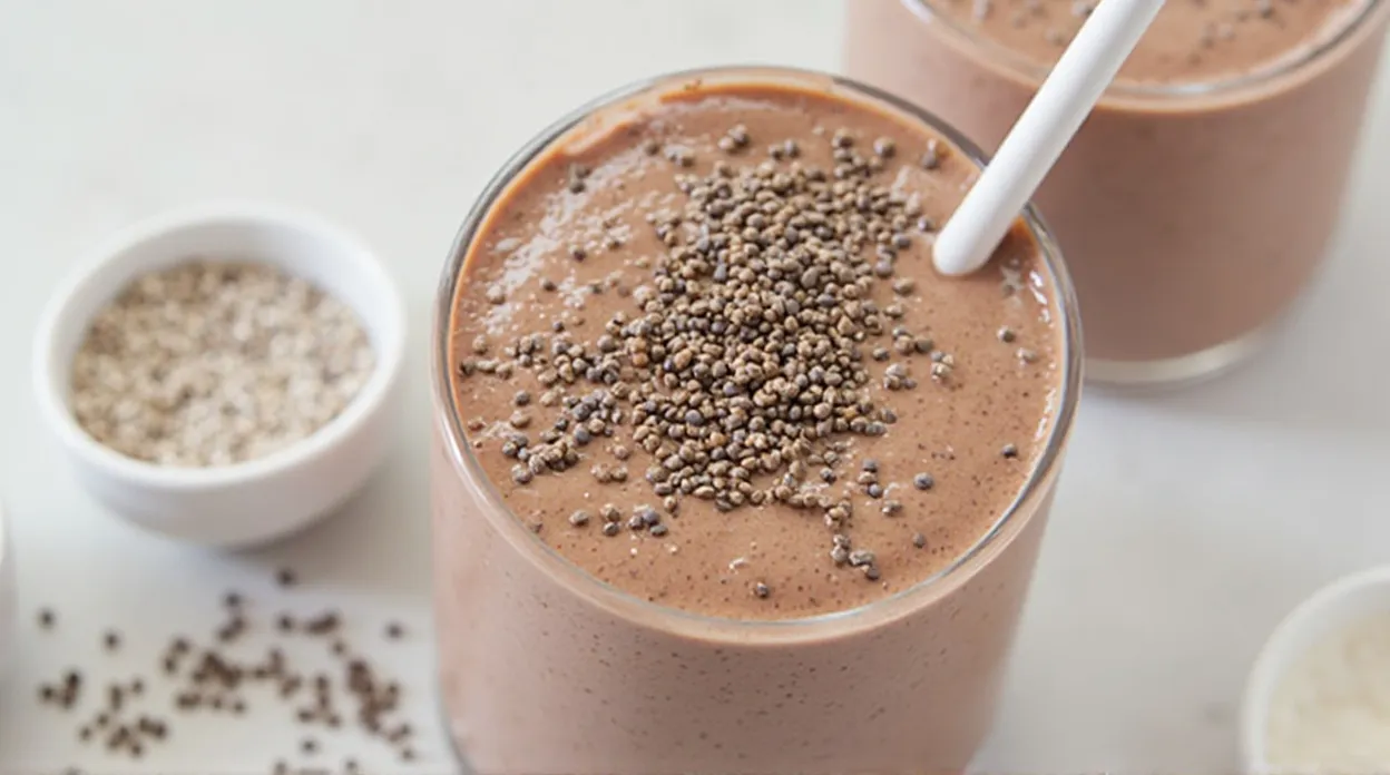 How to Make a Protein-Packed Chocolate Smoothie with Almond Milk and Chia Seeds