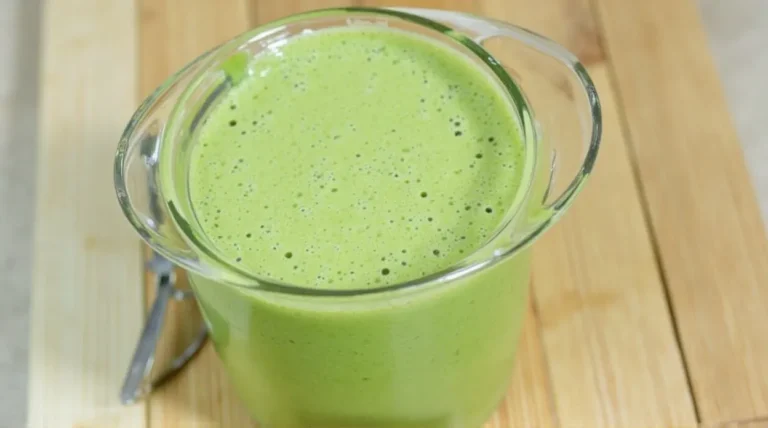 Kale Pineapple Detox Smoothie Recipe