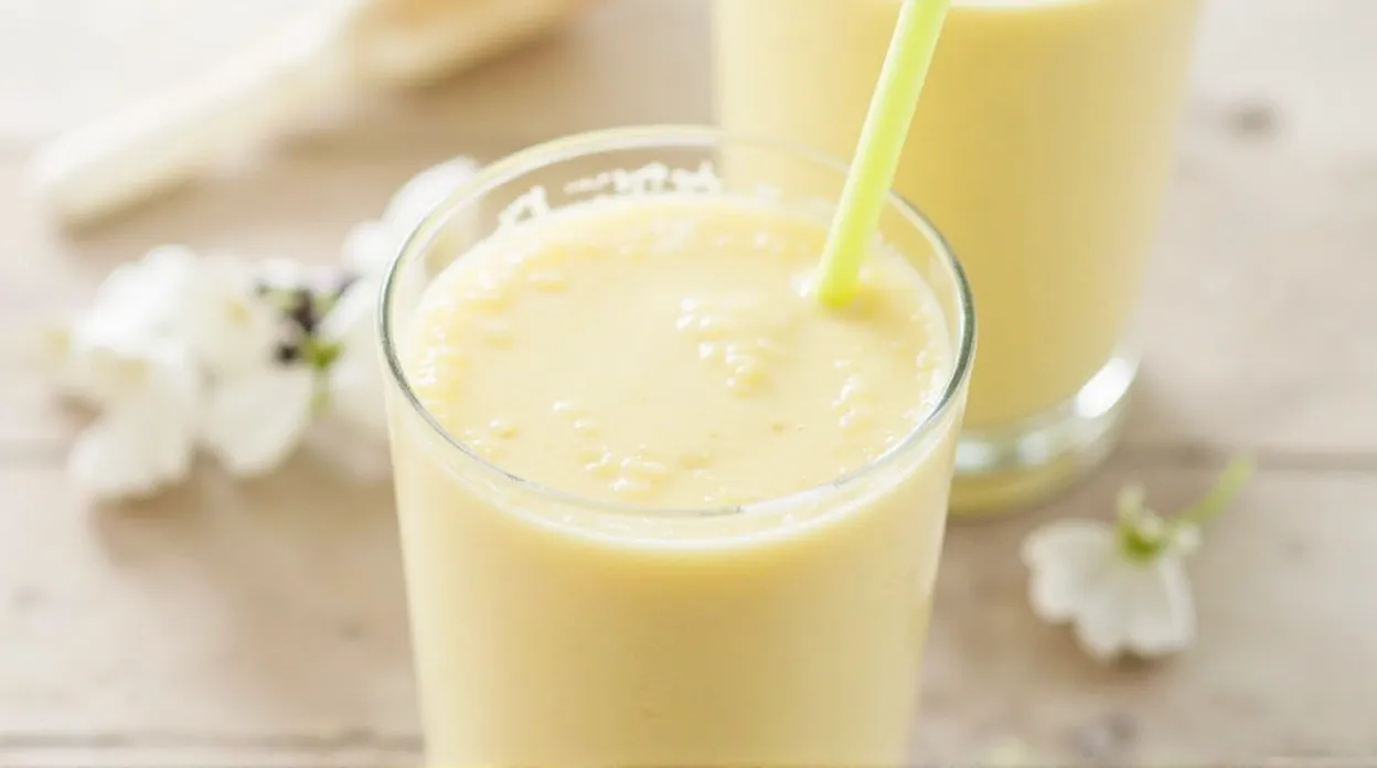 Mango Pineapple Yogurt Smoothie
