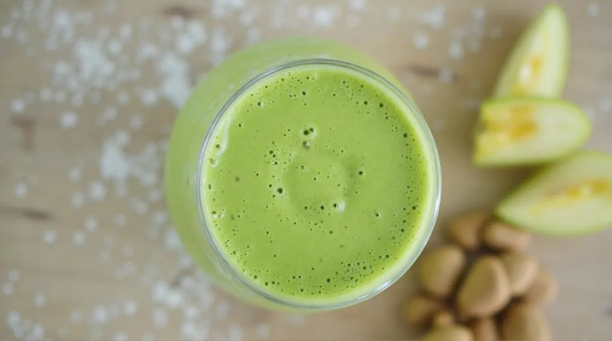 Pear Ginger Green Smoothie