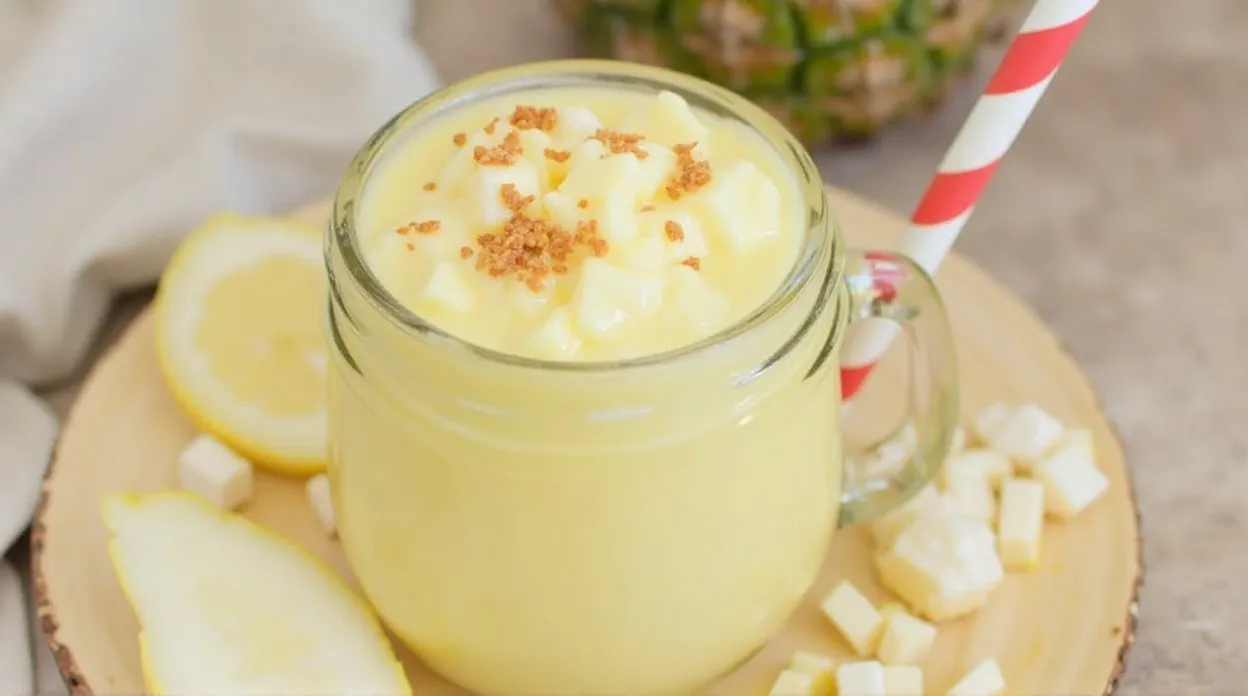 Pineapple Ginger Detox Smoothie