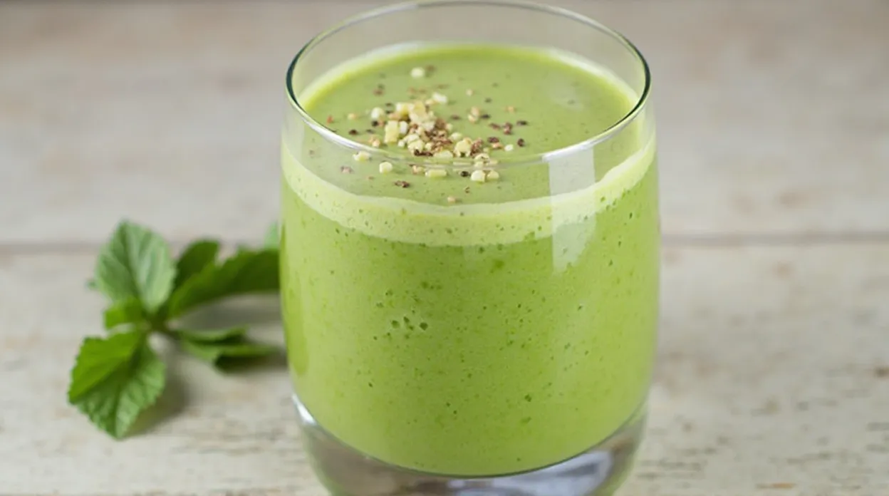 Pineapple Mint Kale Green Smoothie