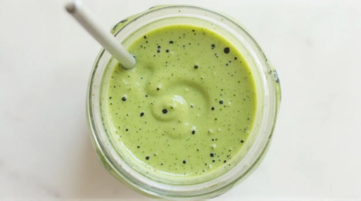 Zucchini Vanilla Green Smoothie